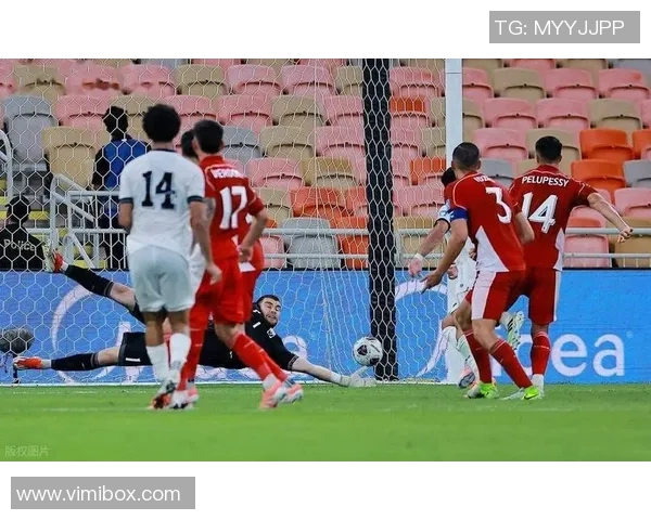 国王杯惊现冷门国米与巴黎圣日耳曼战平争议判罚引发全场热议