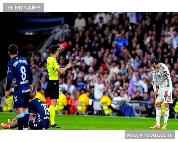 意甲激战：多特蒙德狂胜皇马五球绝杀引发争议判罚全场沸腾