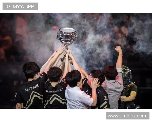 英雄联盟战术剖析：深入探讨FPX战队的进攻策略与执行细节