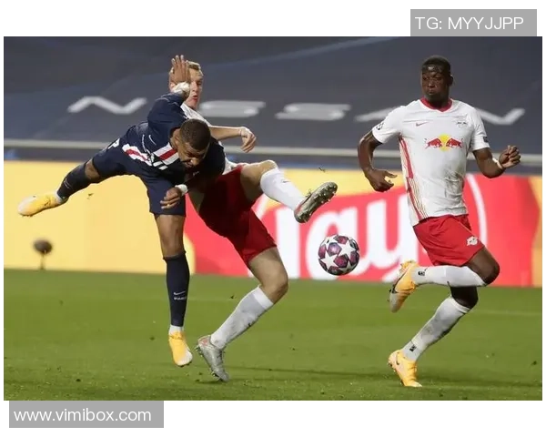 世界杯精彩对决里昂逆转巴黎圣日耳曼帽子戏法点燃全场激情 世界杯精彩对决里昂逆转巴黎圣日耳曼帽子戏法点燃全场激情