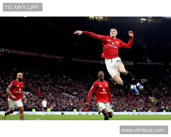 曼联友谊赛大胜波尔图五球狂潮补时进球点燃全场激情